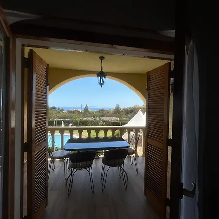Cozy Duplex Les Rotes Holiday home *