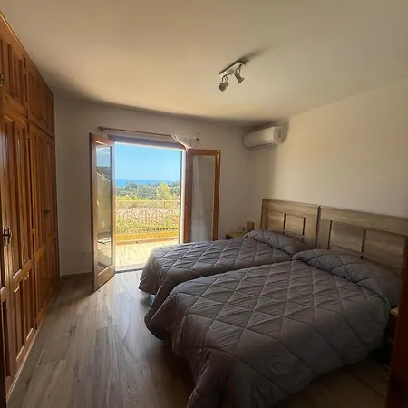 Cozy Duplex Les Rotes Holiday home *